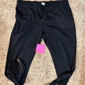 BLACK ZYIA PEAK ZIPPER JOGGERS: XXXL (20)